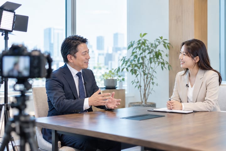 会計士へのインタビュー収録の様子